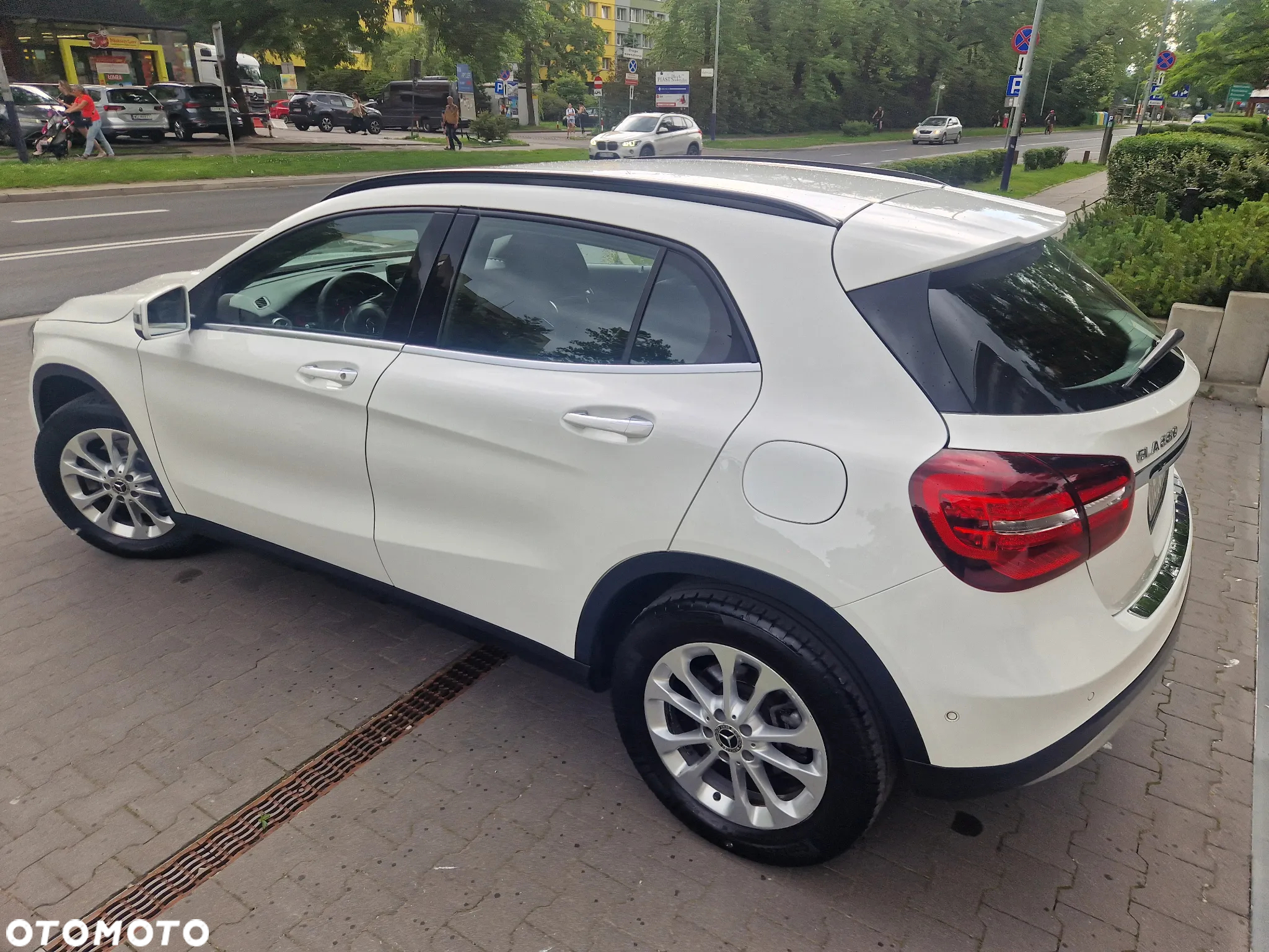 Mercedes-Benz GLA 220 4-Matic Style - 13