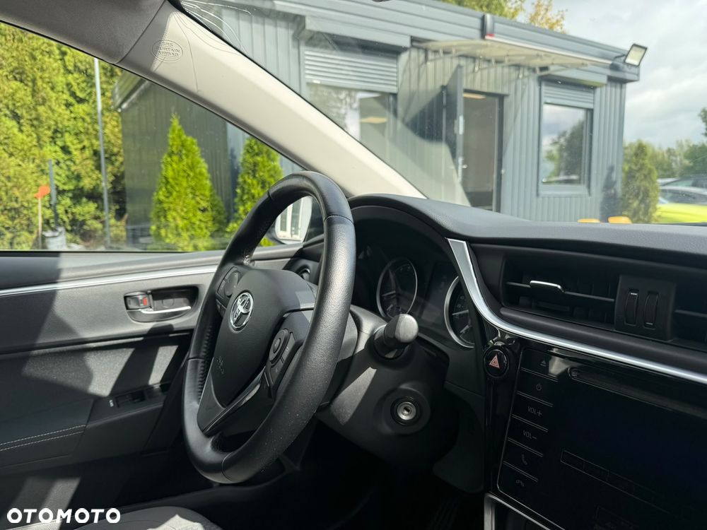 Toyota Corolla 1.6 Comfort - 12