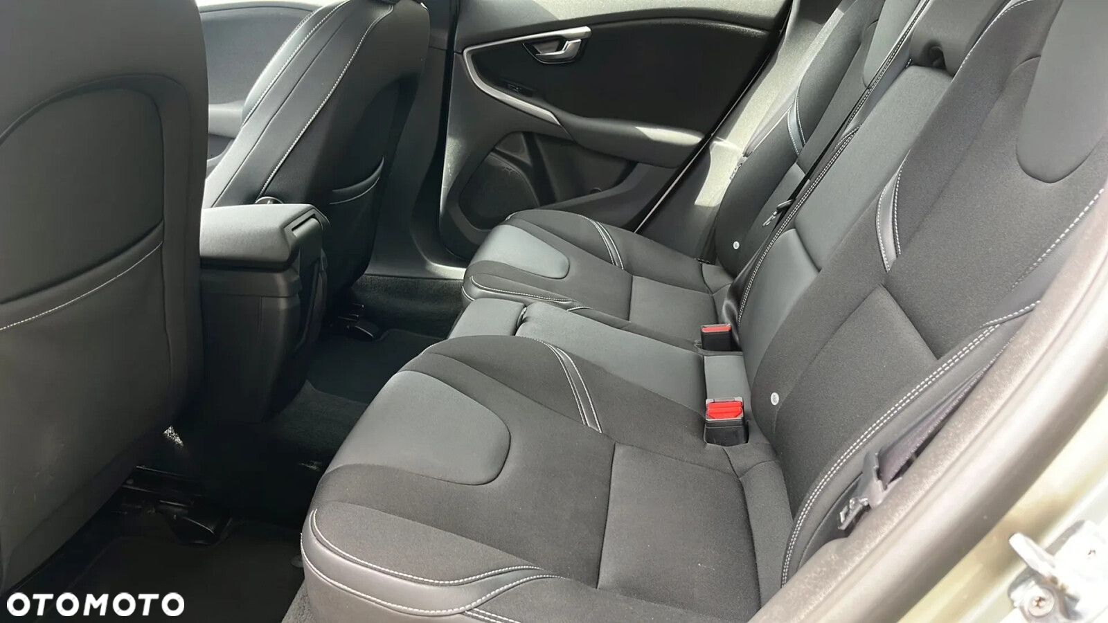 Volvo V40 D3 Drive-E Momentum - 26