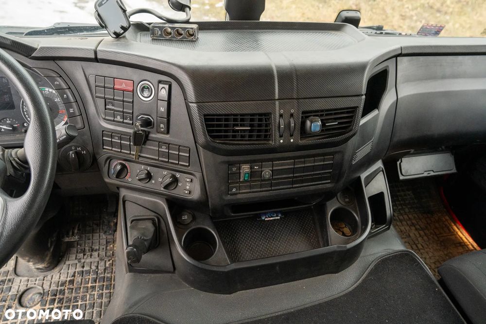 Iveco Trakker 6x4 - 15