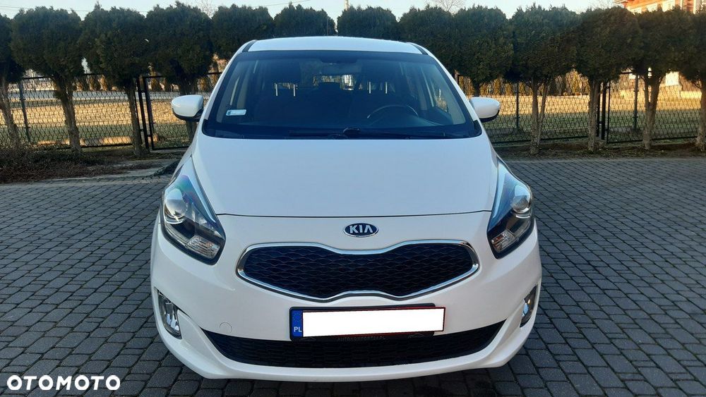 Kia Carens - 4