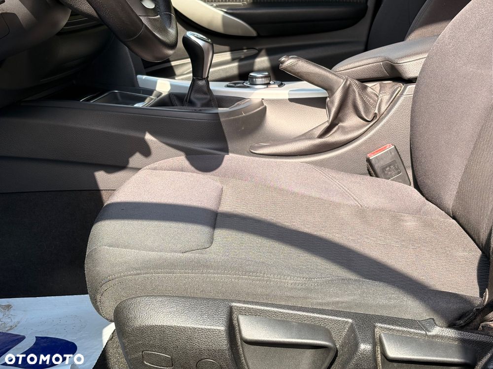 BMW Seria 3 320d DPF - 12