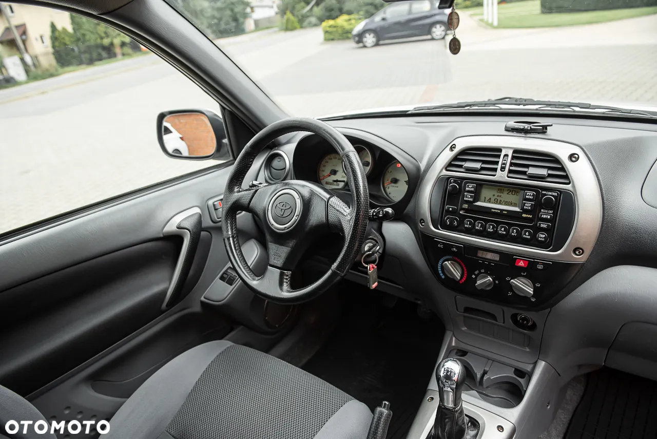 Toyota RAV4 2.0 VVT-i Sol - 23
