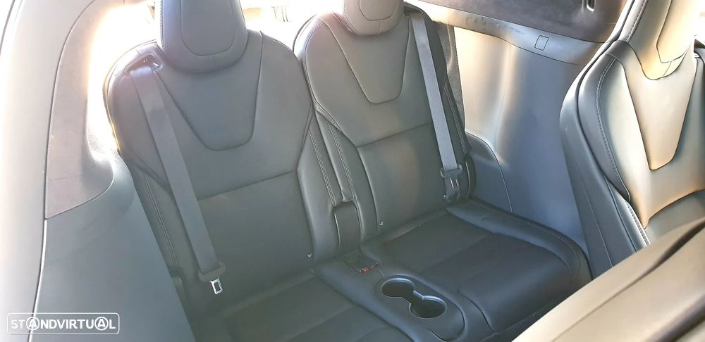 Tesla Model X Long Range - 23