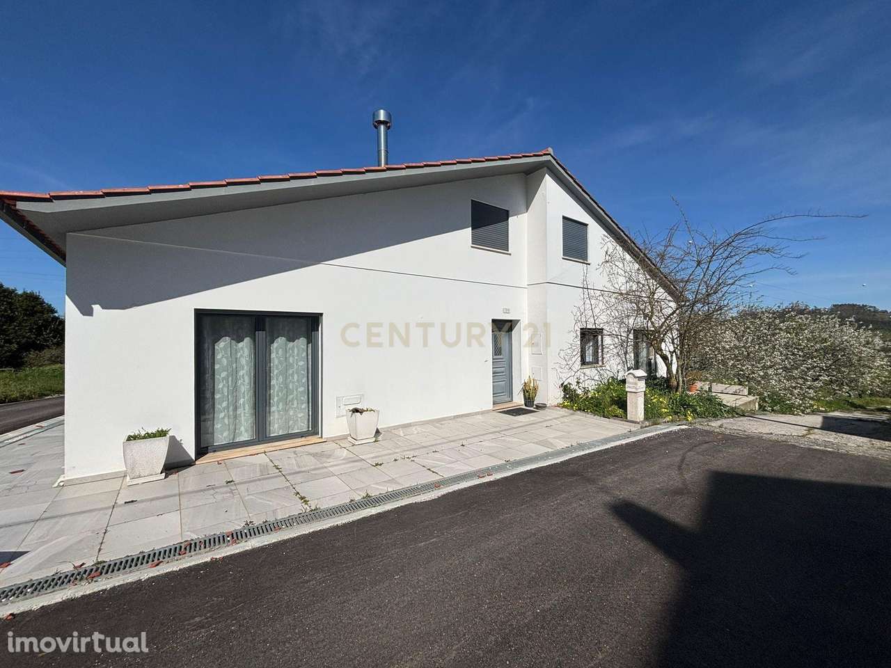 Espaçosa Moradia T4 em Colmeias, Leiria - Grande imagem: 2/29