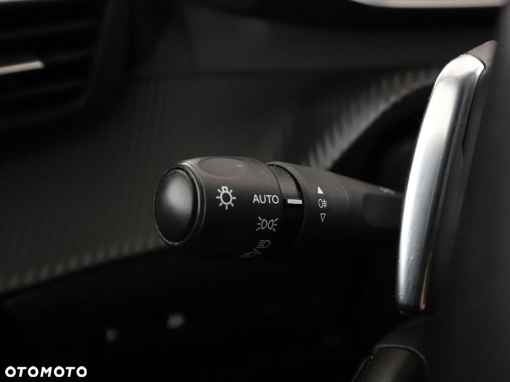 Peugeot 2008 1.5 BlueHDi Allure Pack S&S EAT8 - 35
