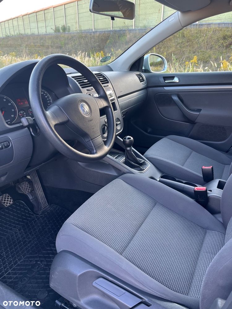 Volkswagen Golf 1.6 Comfortline - 12
