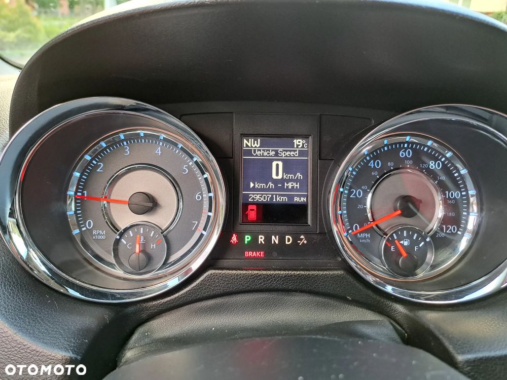 Chrysler Town & Country 3.6 Touring - 34