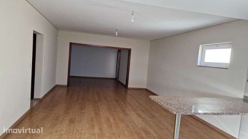 Aluga-se T3 (160m2) com veranda (30 m2) em Viana do Castelo - Grande imagem: 3/12