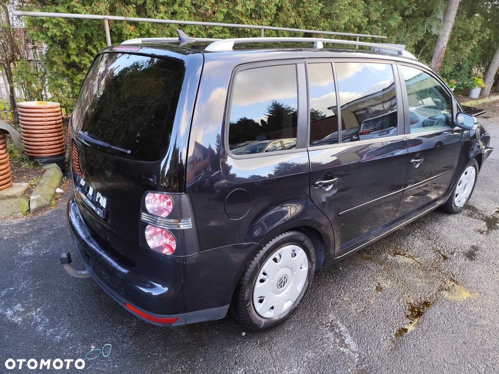 Volkswagen Touran 2.0 TDI DPF Trendline - 8