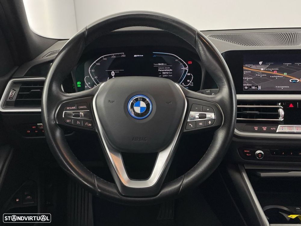 BMW 320 e Touring Auto - 14