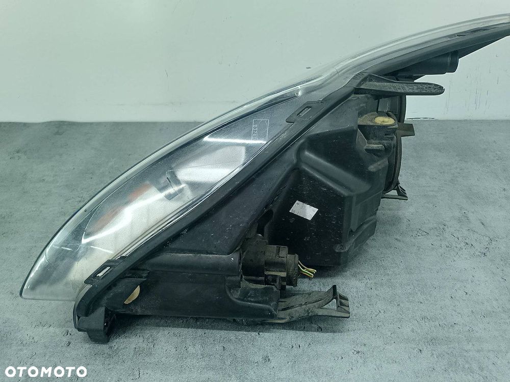 LAMPA PRZÓD PRAWA FORD FOCUS II FL - 4