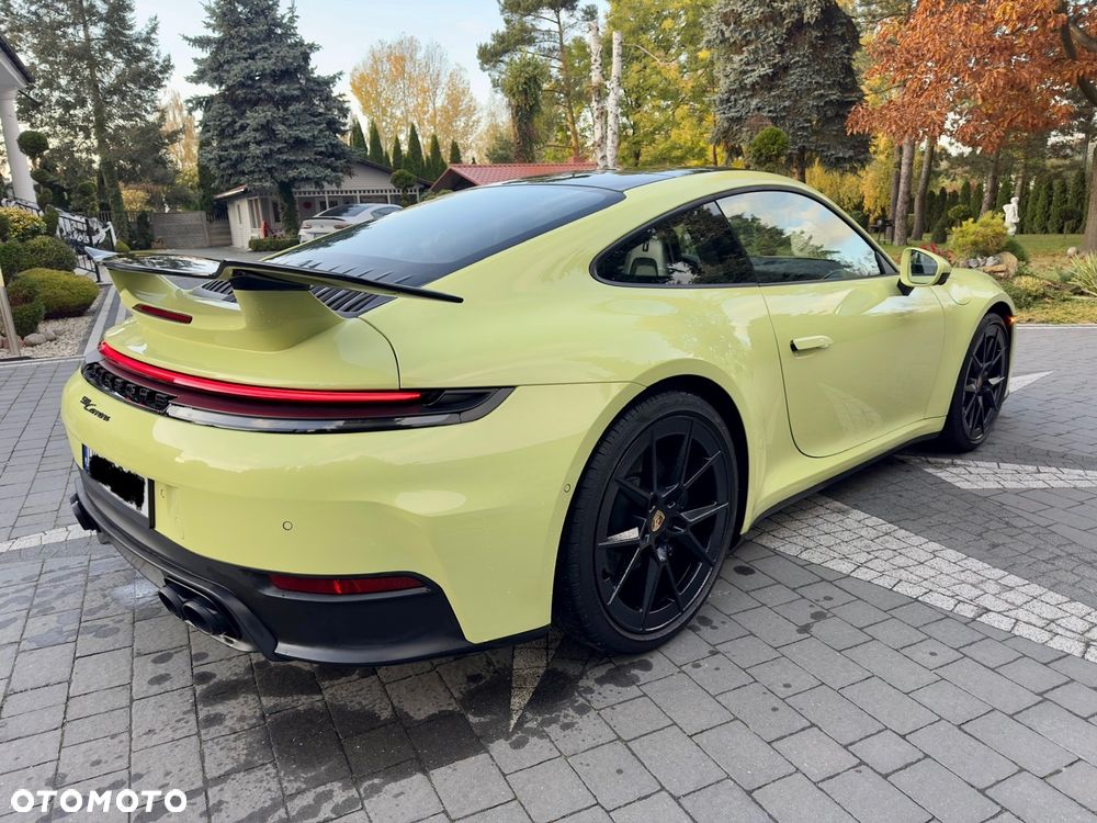 Porsche 911 Carrera - 4
