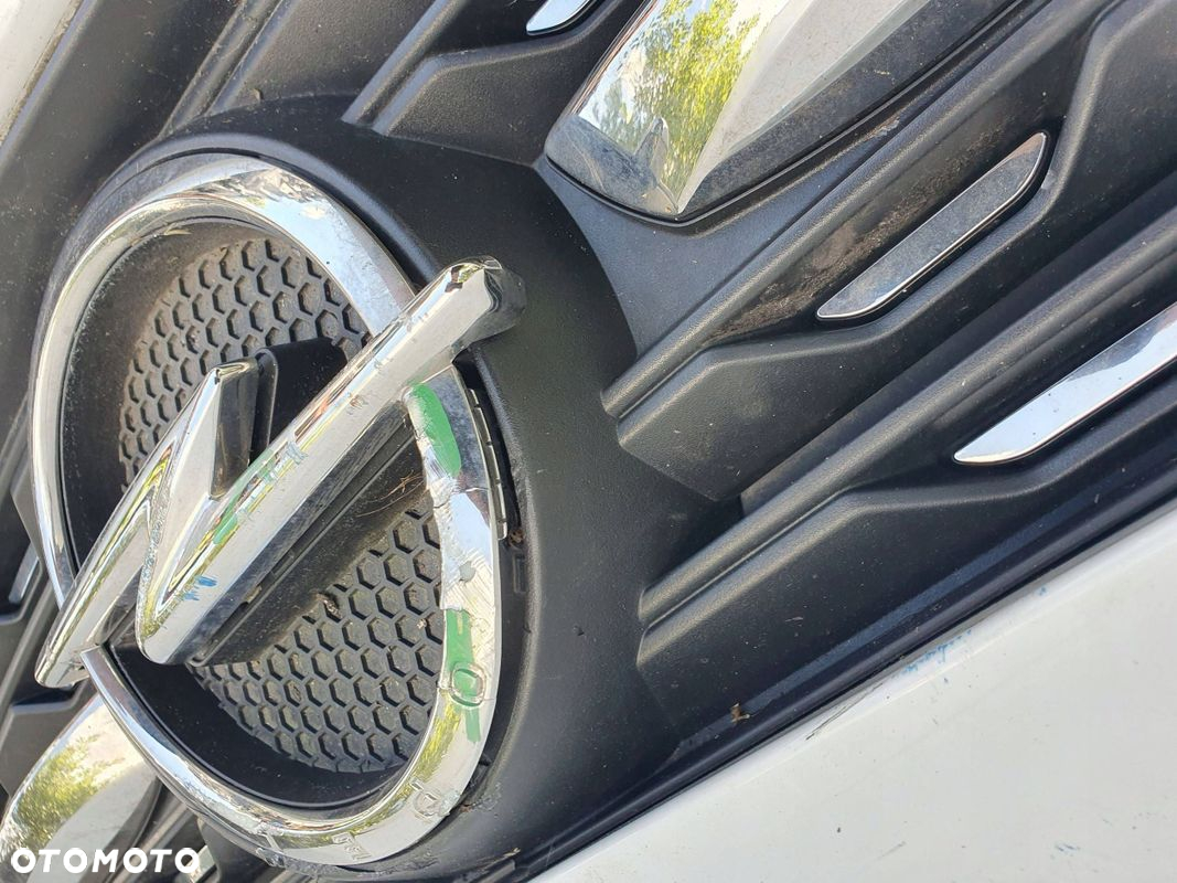 Opel Zafira D Zderzak przedni przód - 2
