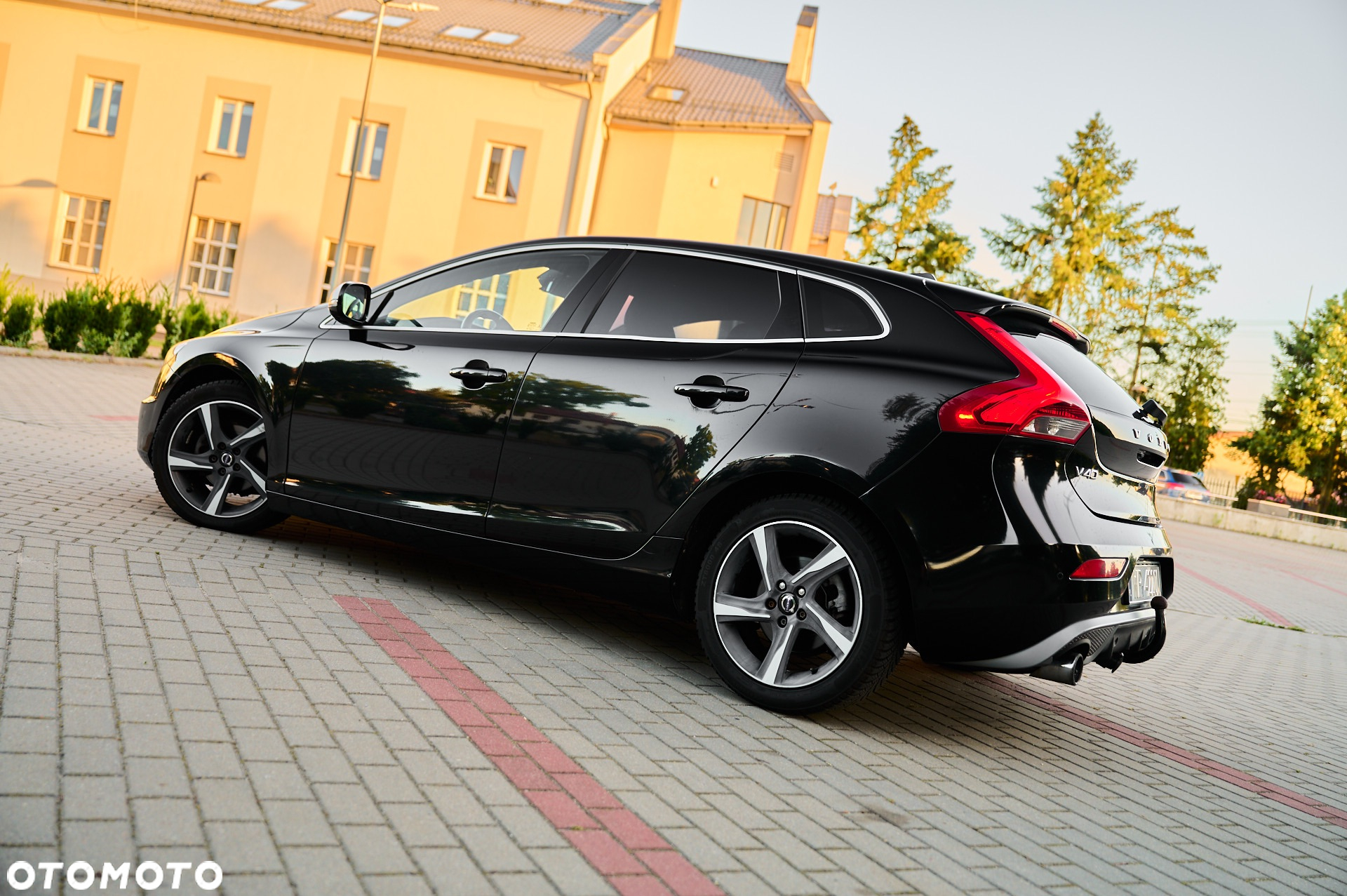 Volvo V40 D2 R-Design - 24