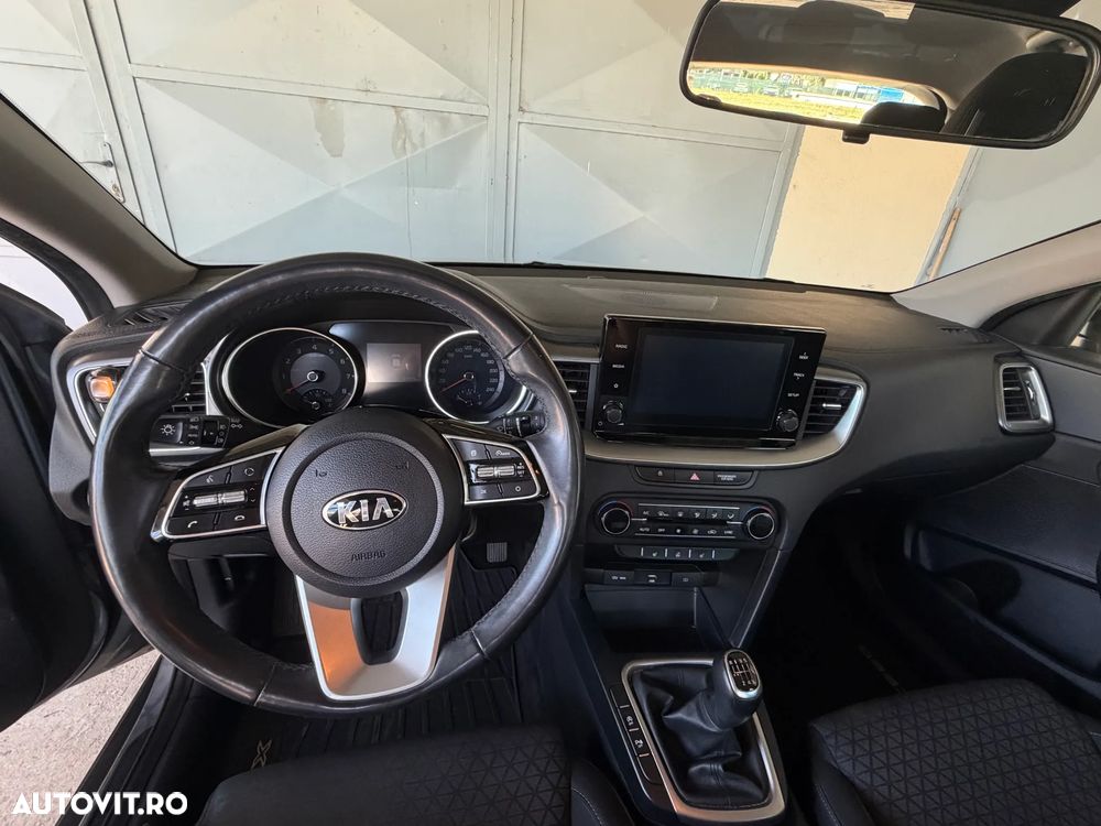 Kia XCeed 1.5 T-GDI 6iMT MHEV GT Line - 3