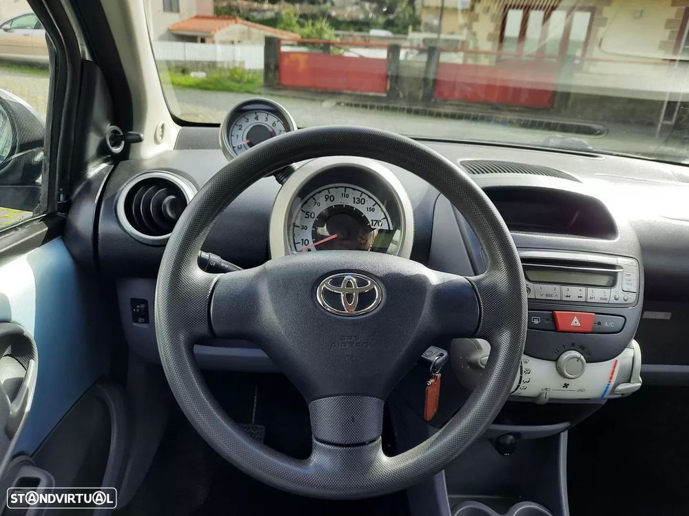 Toyota Aygo 1.0 Plus - 8