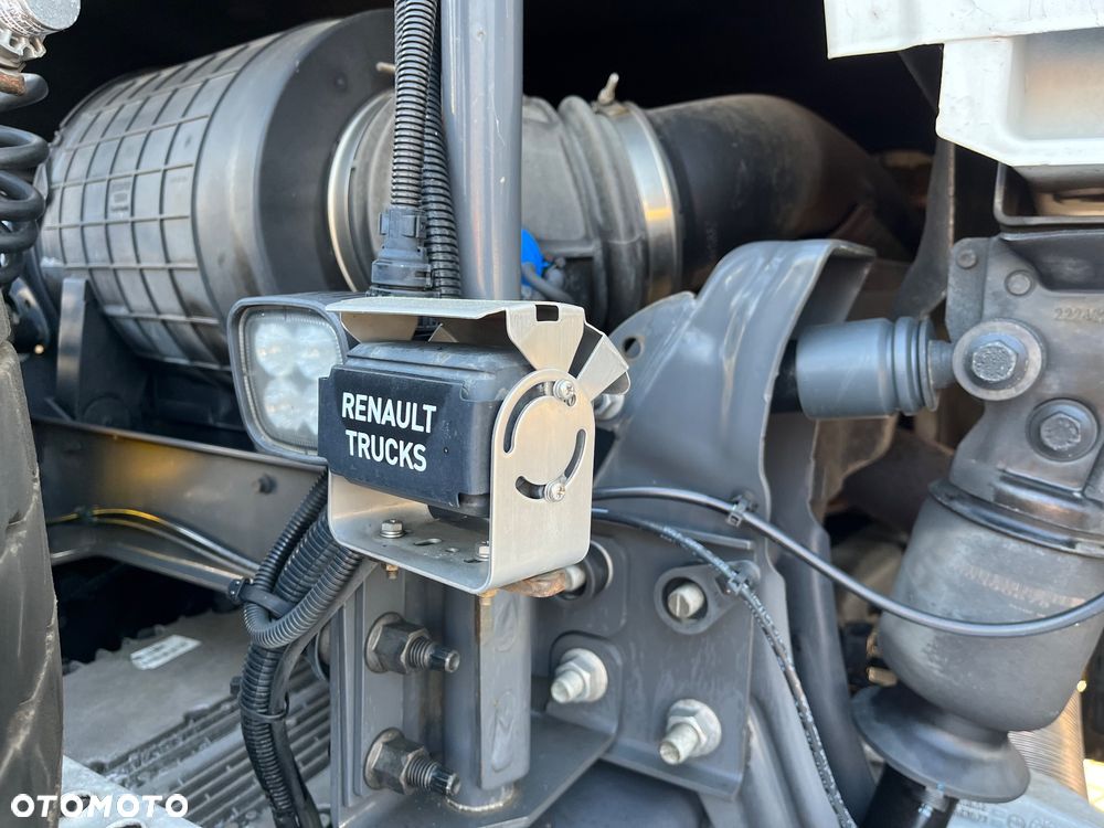 Renault T480 Sleeper Cab - 5