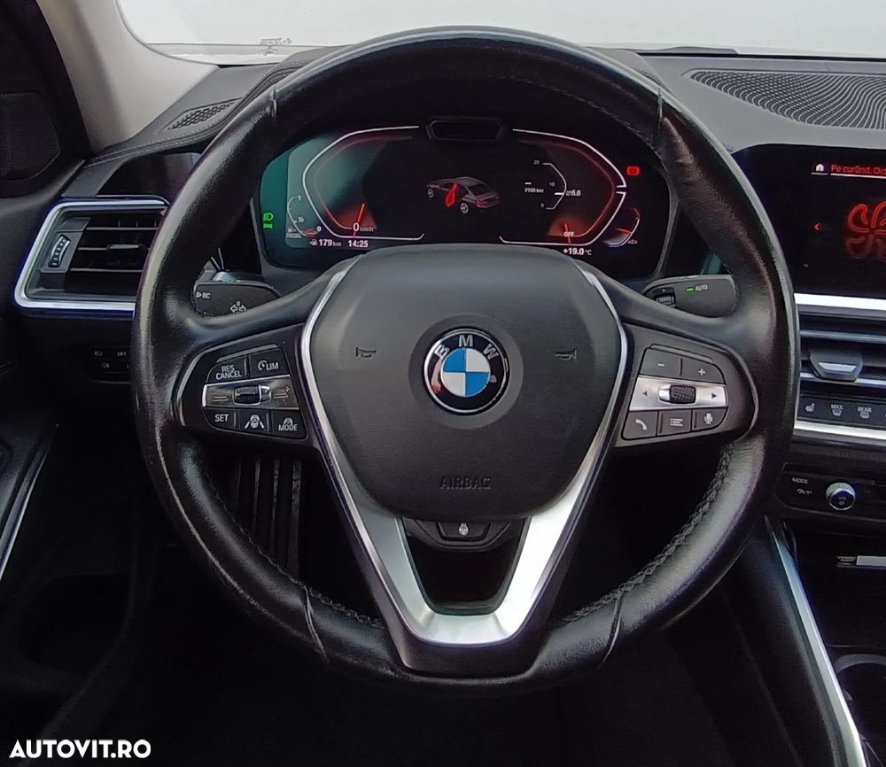 BMW Seria 3 320d xDrive AT MHEV - 16