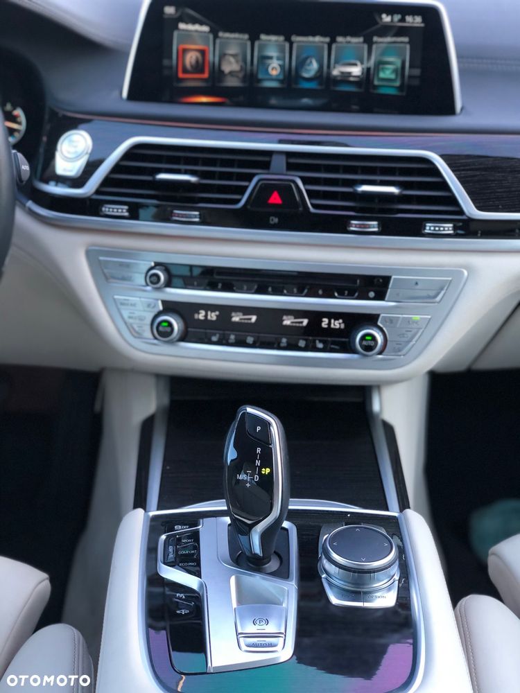 BMW Seria 7 730d - 24