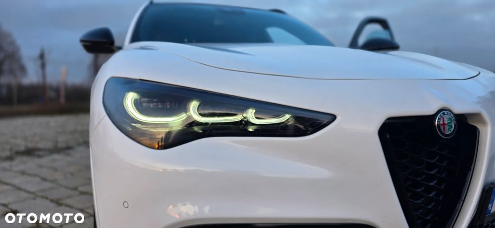 Alfa Romeo Stelvio 2.0 Turbo 16V AT8-Q4 Veloce Ti - 4