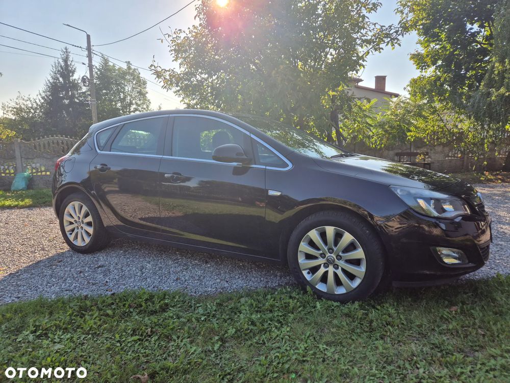 Opel Astra 1.6 Turbo Cosmo - 16