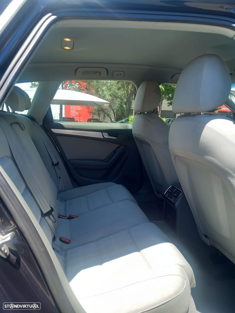 Audi A4 Avant 2.0 TDI DPF Ambiente - 8