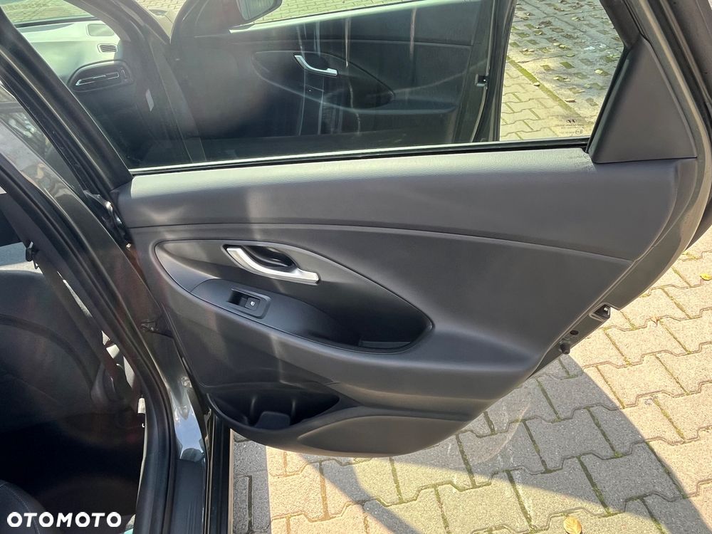 Hyundai i30 Fastback 1.5 T-GDI 48V Smart DCT - 12