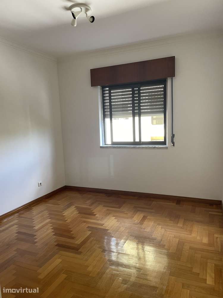 Apartamento T2 com varanda em Carcavelos - Grande imagem: 4/13