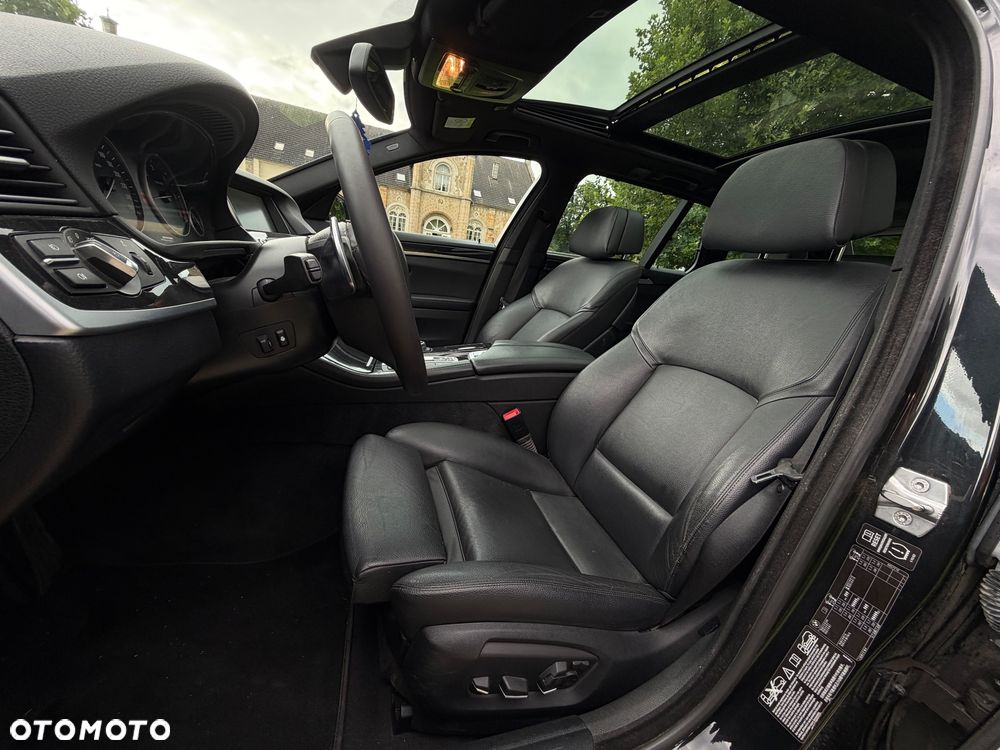 BMW Seria 5 530d xDrive Modern Line - 9