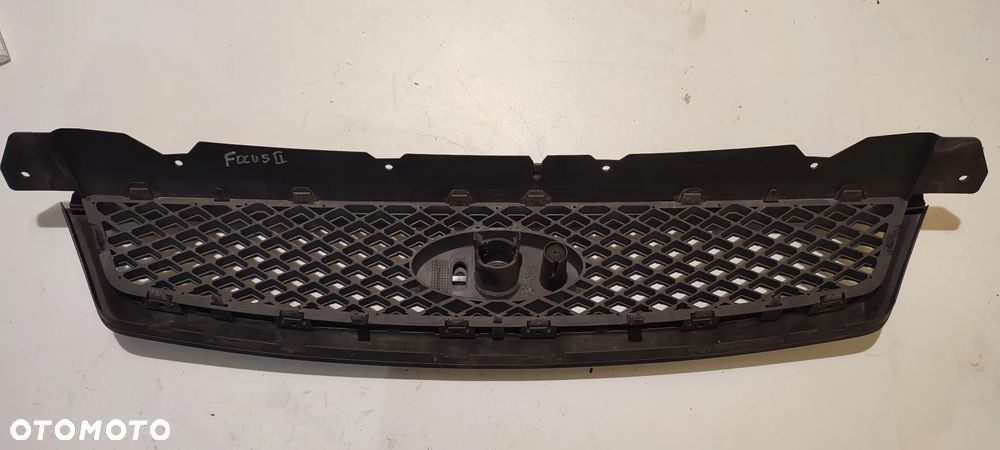 GRILL ATRAPA CHLODNICY FORD FOCUS MKII - 2