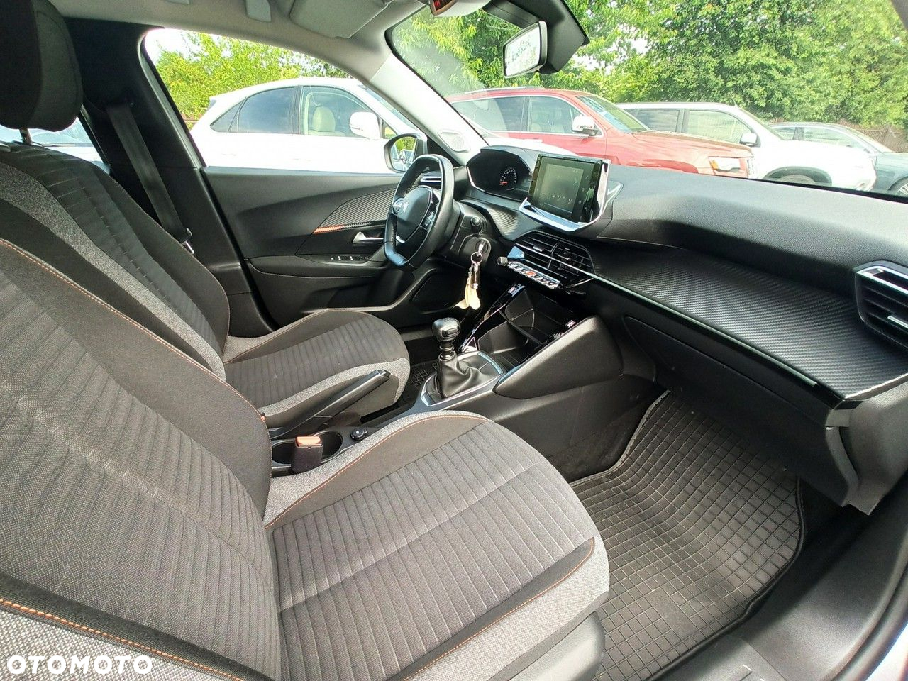 Peugeot 2008 - 12
