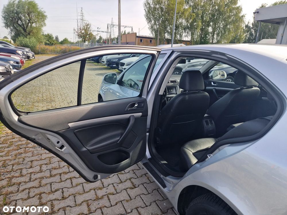 Skoda Octavia 2.0 TSI DSG RS - 24