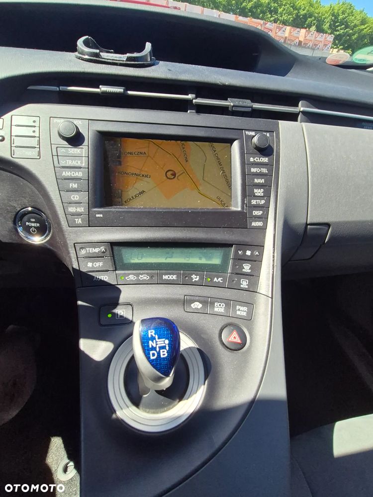 Toyota Prius (Hybrid) Executive - 21