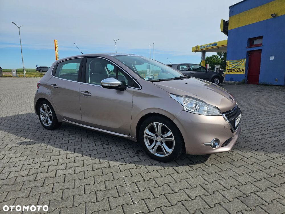 Peugeot 208 - 3