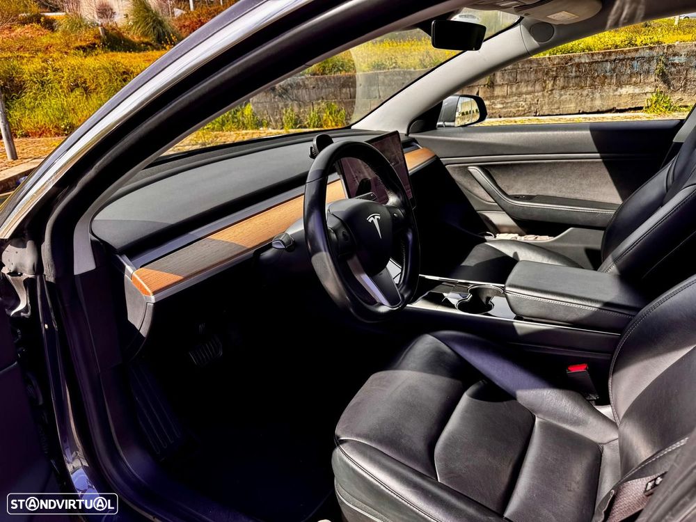Tesla Model 3 - 5