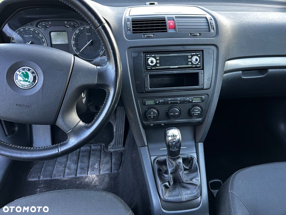 Skoda Octavia 1.6 FSI Ambiente - 6