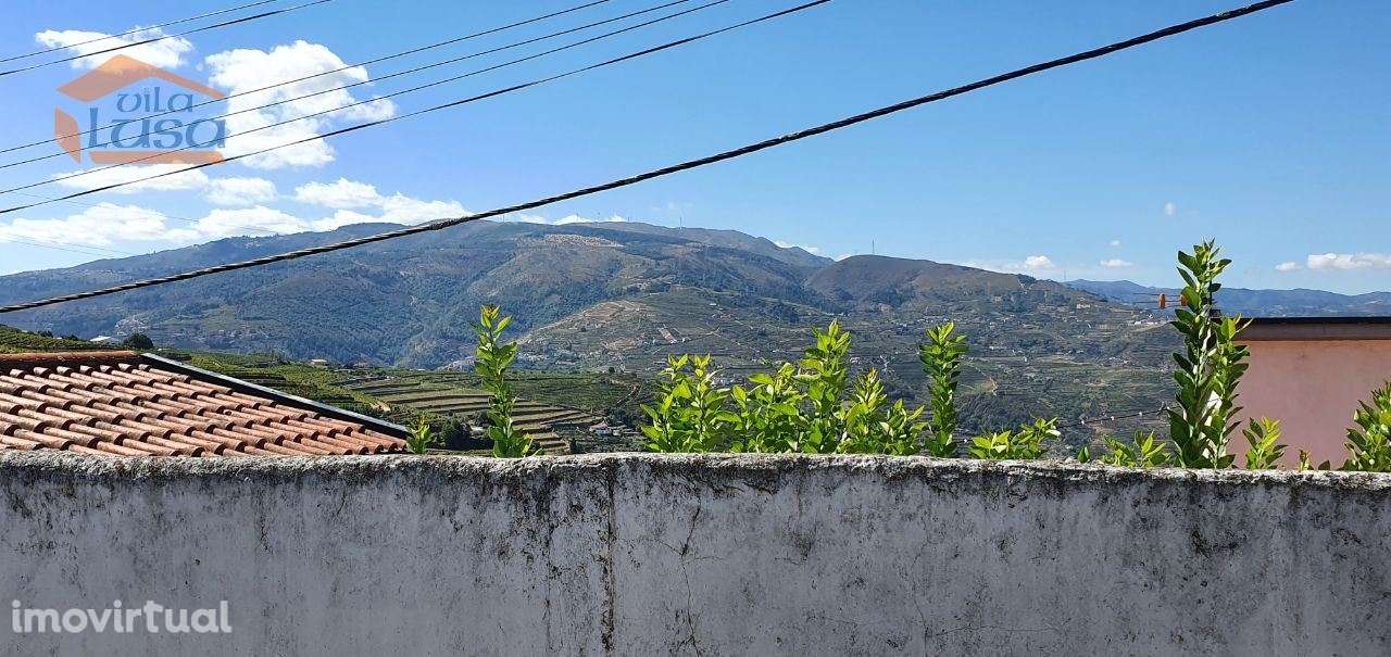 Duas casas numa Aldeia vinhateira - Grande imagem: 3/12