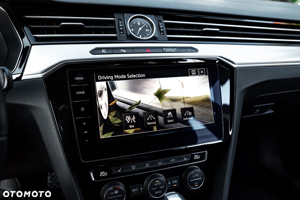 Volkswagen Passat Variant 2.0 TDI SCR 4Motion DSG Highline - 37