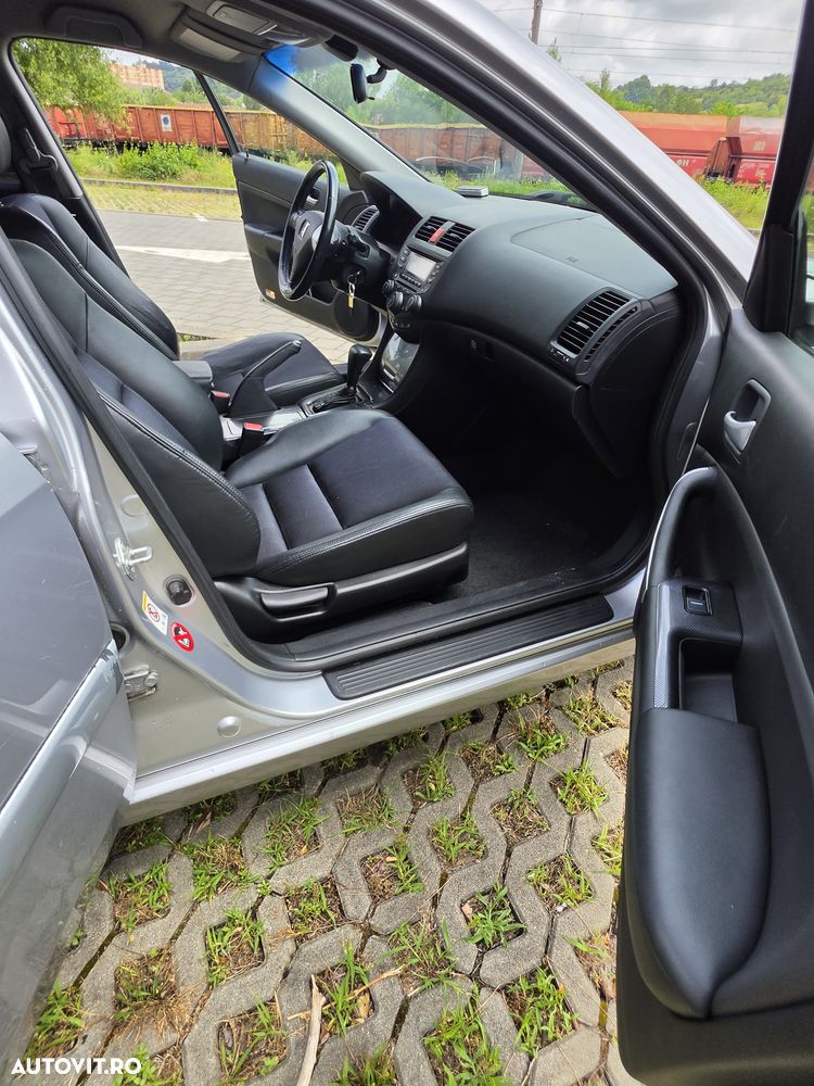 Honda Accord 2.0 i 4 Door Aut LS - 13