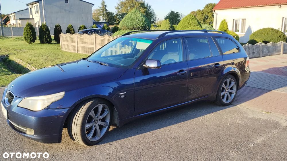 BMW Seria 5 520d Touring - 1