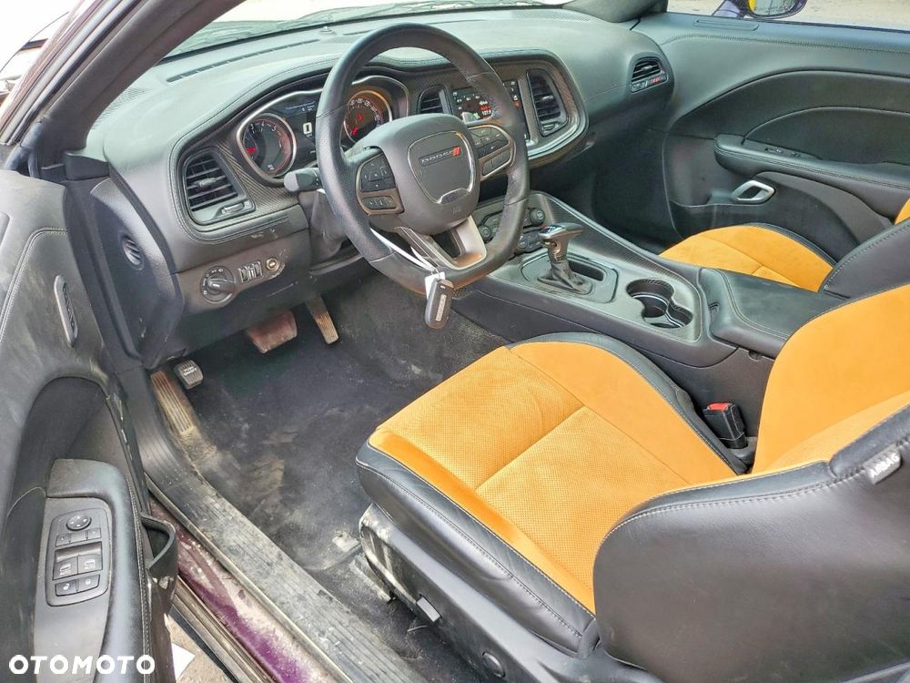 Dodge Challenger 6.4 Scat Pack - 8