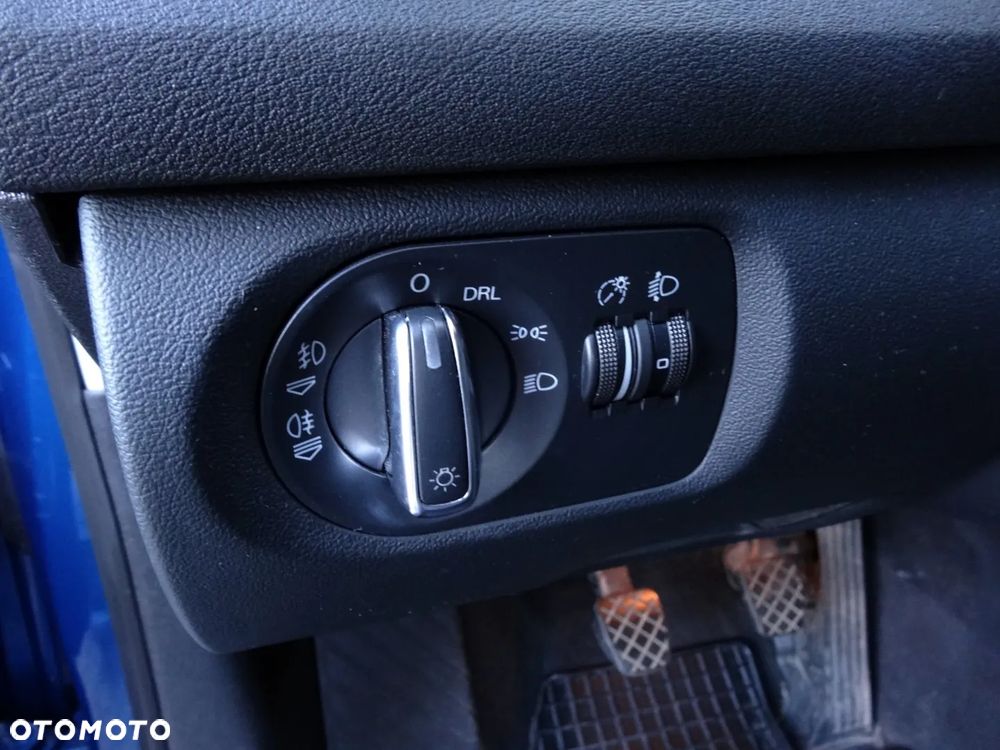 Audi A3 3-drzwiowe 1.6 Ambiente - 28