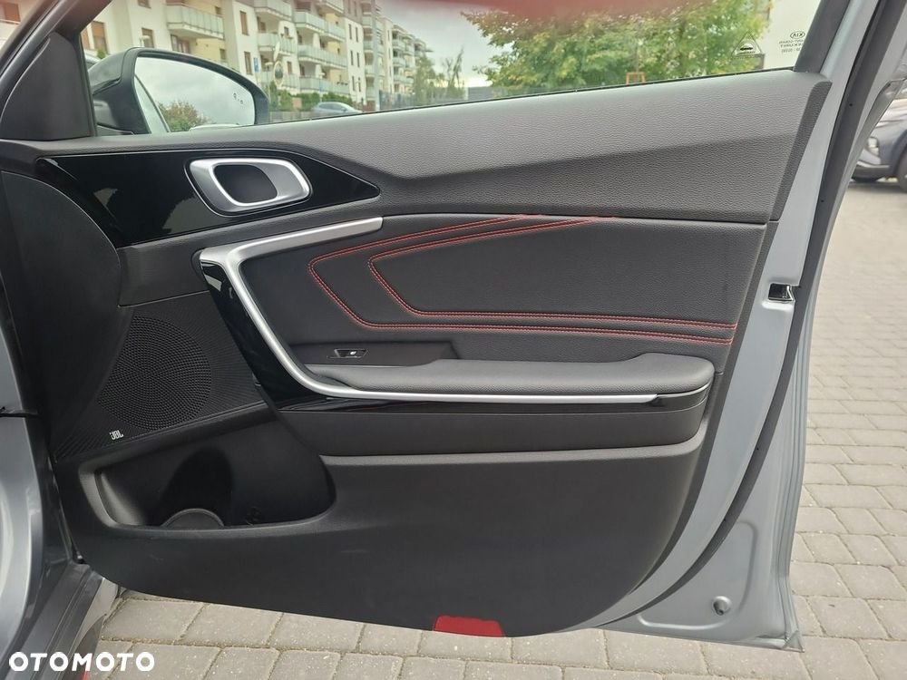 Kia ProCeed 1.6 T-GDI GT DCT - 19