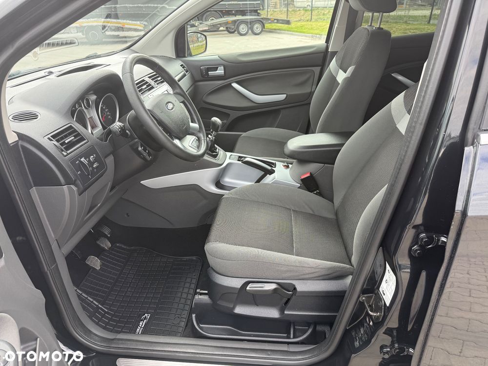 Ford Kuga 2.0 TDCi 2x4 Titanium - 20