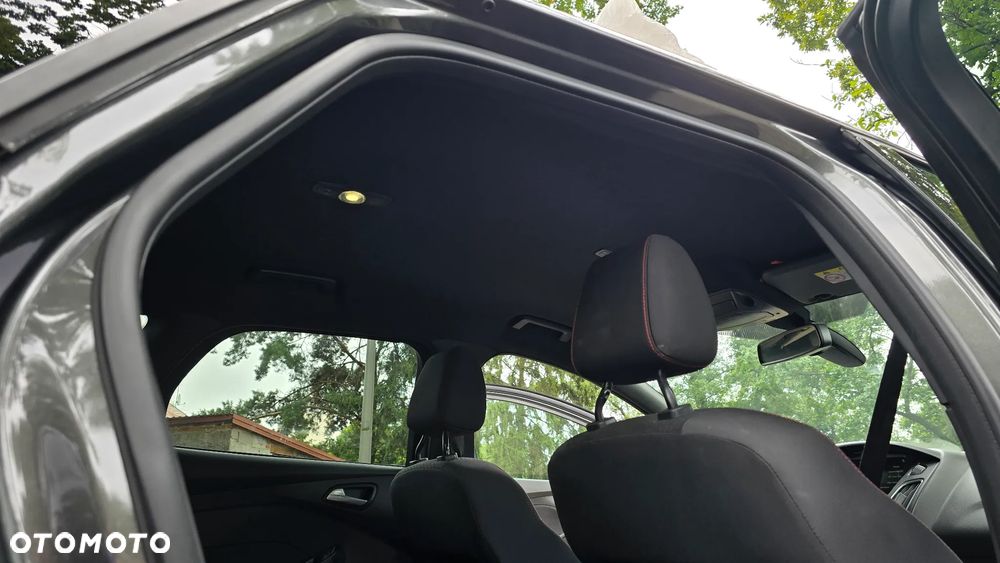 Ford Focus 1.5 EcoBoost ST-Line - 16