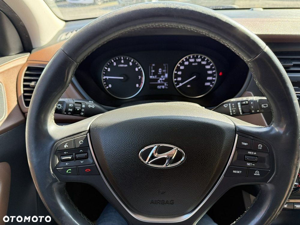 Hyundai i20 1.25 Comfort - 11