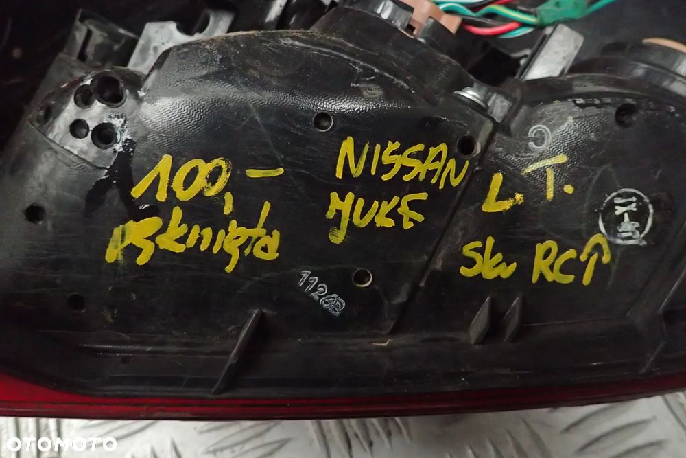 LAMPA LEWY TYŁ NISSAN JUKE PĘKNIĘTA - 9
