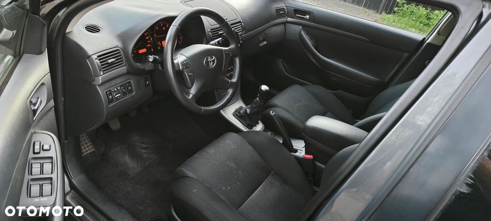 Toyota Avensis 2.2 D-4D Sol Plus - 35