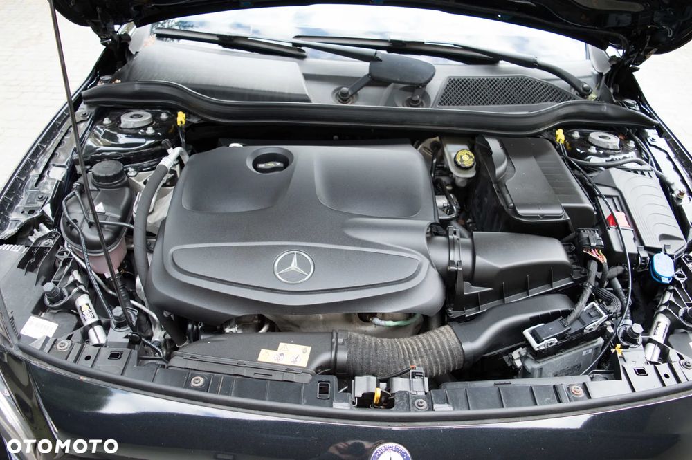 Mercedes-Benz GLA 180 UrbanStyle Edition - 40